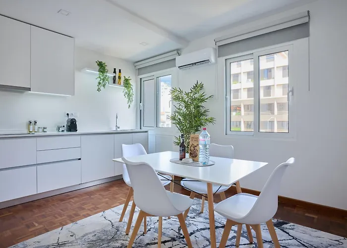 Jasmine Whisper By Elysian Apartament Funchal (Madeira)